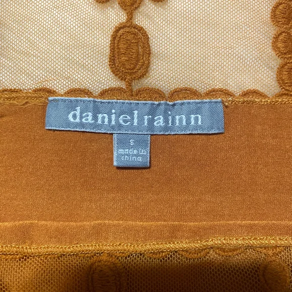 Daniel Rainn Orange 3/4 Sleeve Tee with Lace Detail women’s S - Picture 2 of 7